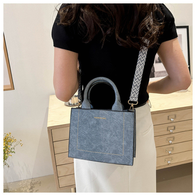 VINTAGE CHIC TEXTURED LETTER TOTE BAG BAG زنان 2024 ظرفیت بزرگ مدل جدید کیف دستی کمربند گسترده
