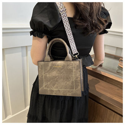VINTAGE CHIC TEXTURED LETTER TOTE BAG BAG زنان 2024 ظرفیت بزرگ مدل جدید کیف دستی کمربند گسترده