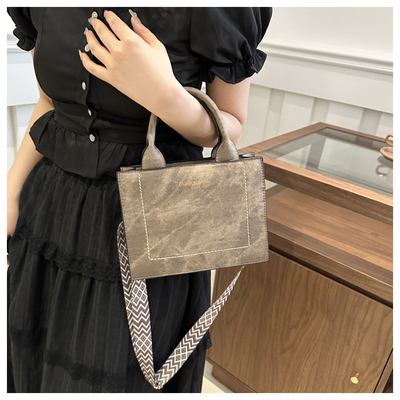 VINTAGE CHIC TEXTURED LETTER TOTE BAG BAG زنان 2024 ظرفیت بزرگ مدل جدید کیف دستی کمربند گسترده