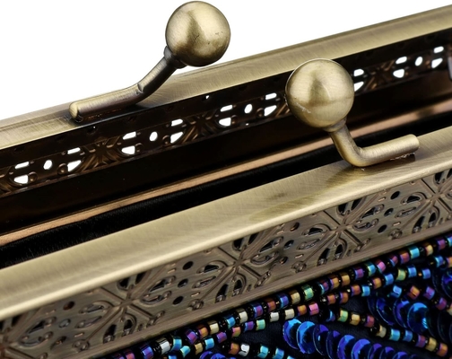 مدل ونتاژ مدل عروسک پوشيده و پوشيده